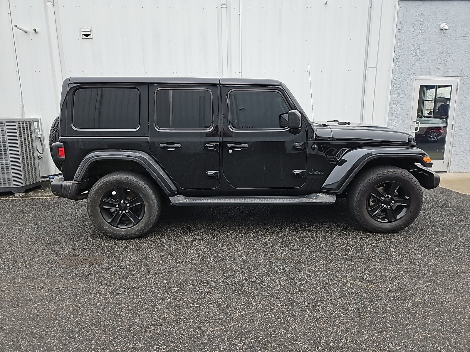 2023 Jeep Wrangler Sahara Altitude