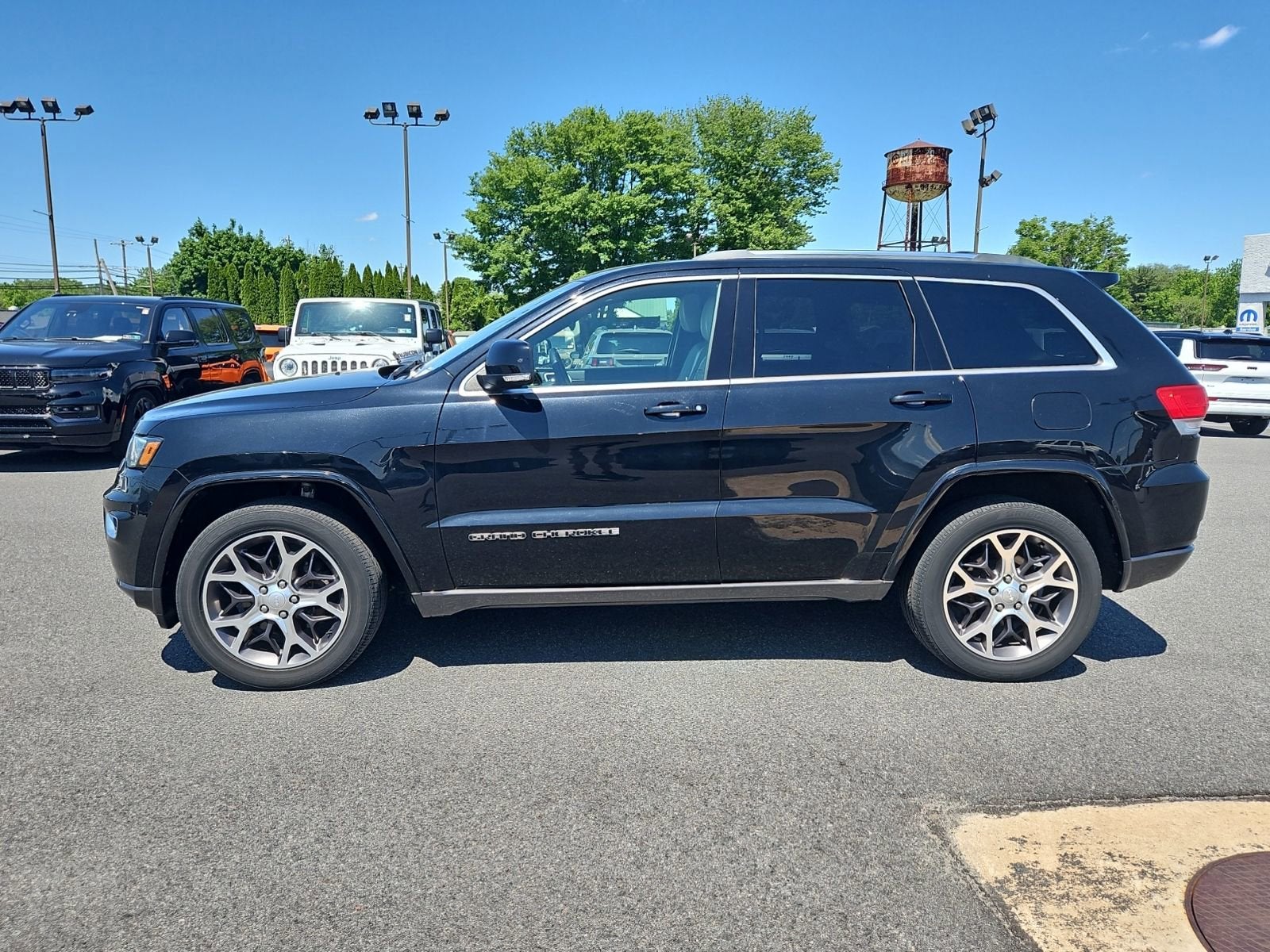 2018 Jeep Grand Cherokee Sterling Edition
