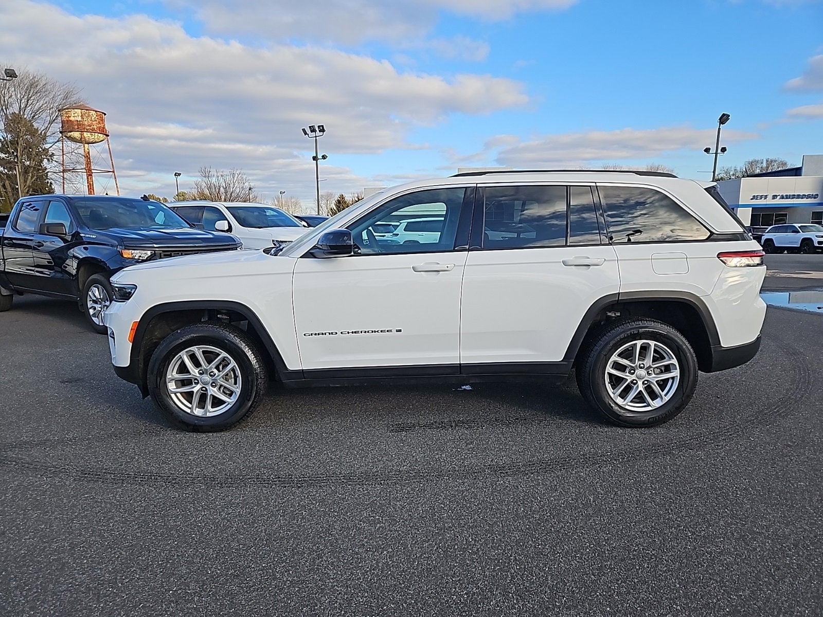 2024 Jeep Grand Cherokee Laredo