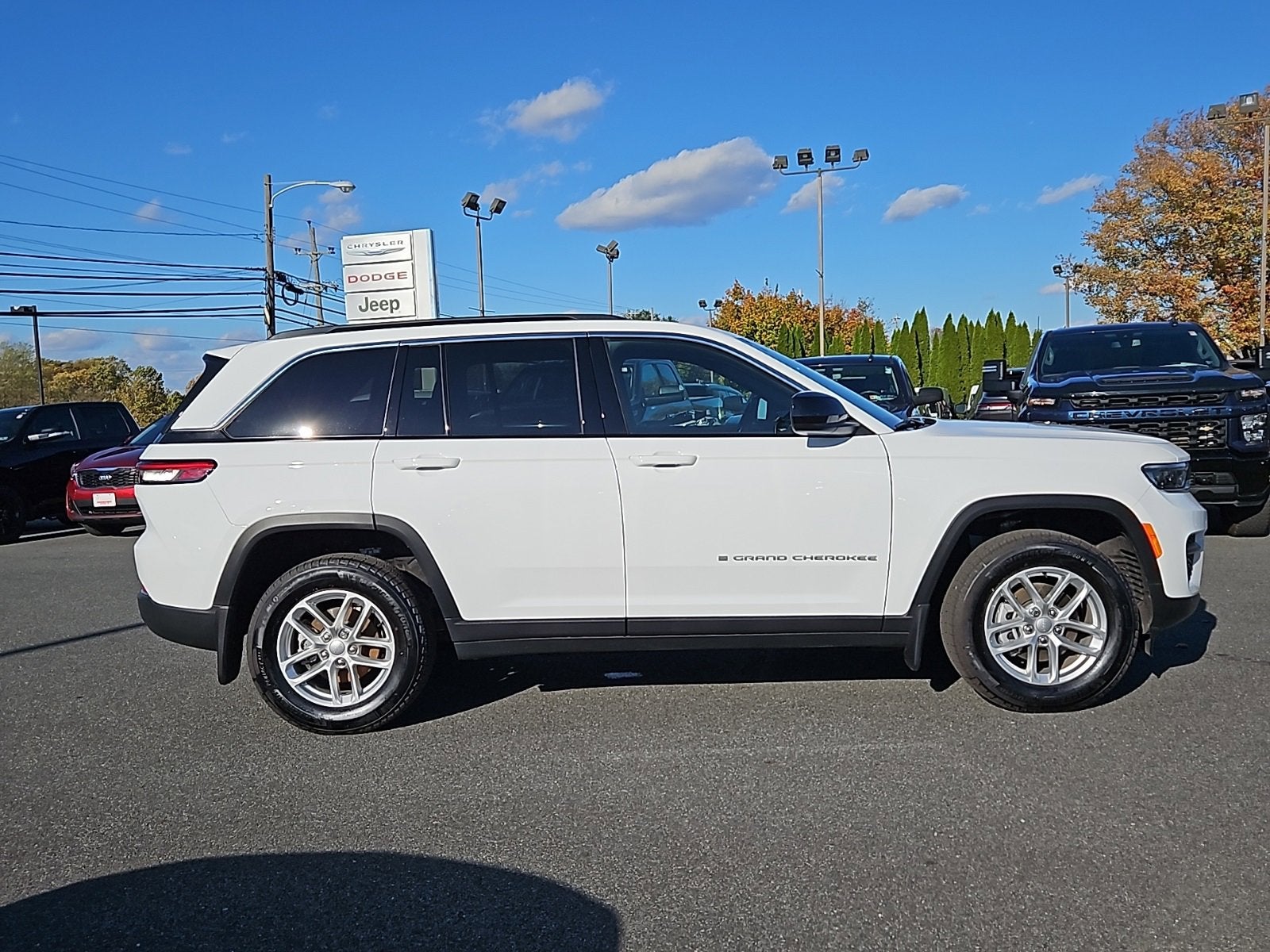 2025 Jeep Grand Cherokee Laredo