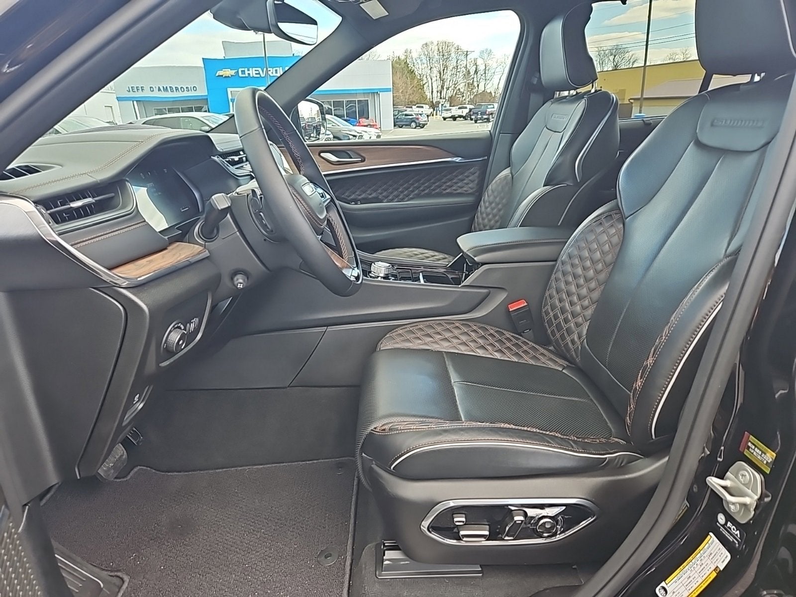 2023 Jeep Grand Cherokee Summit