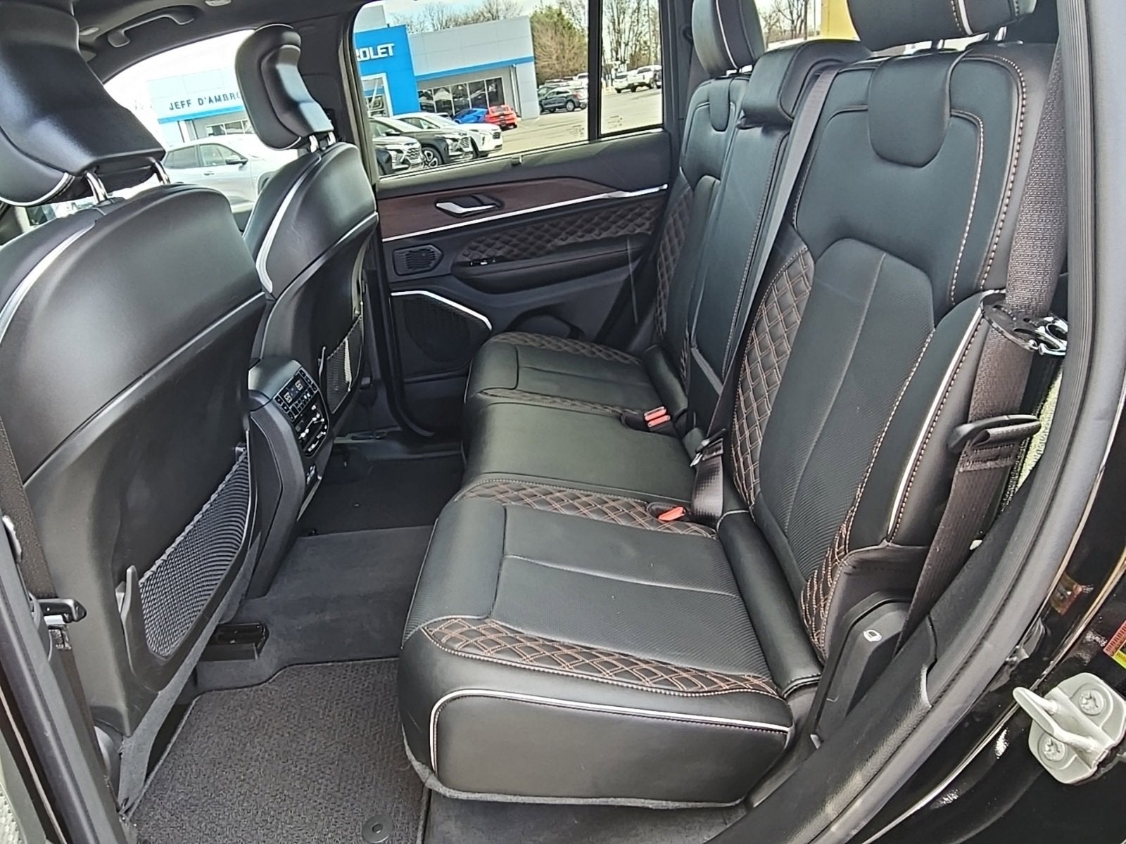 2023 Jeep Grand Cherokee Summit