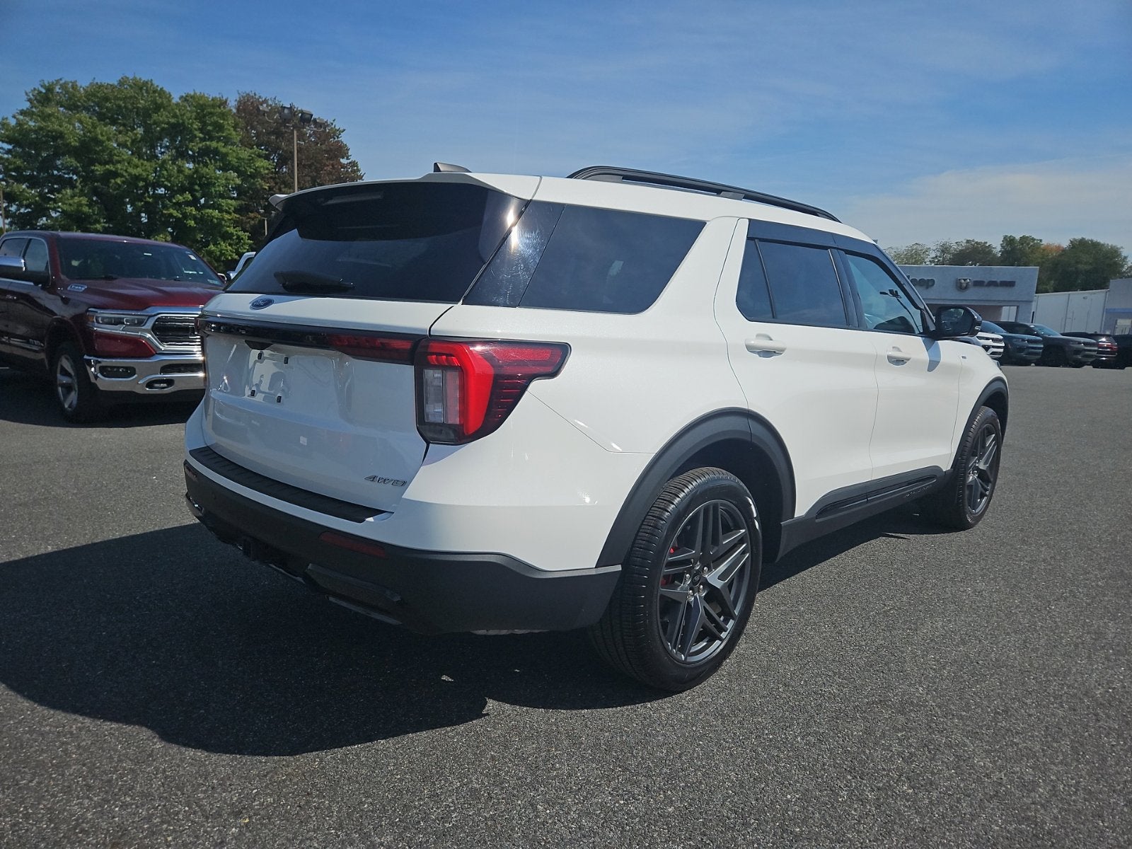 2025 Ford Explorer ST-Line