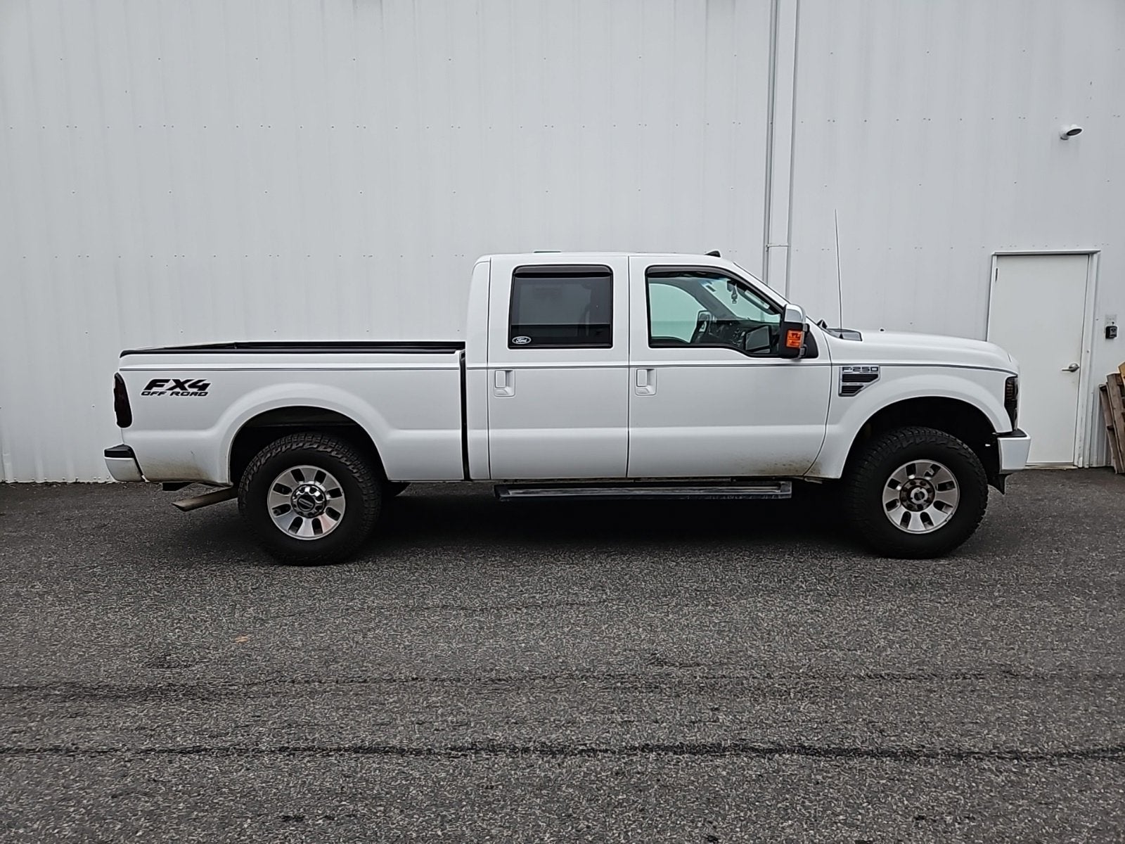 2010 Ford Super Duty F-250 SRW XL