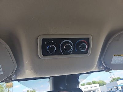 2024 Chevrolet Express Passenger 3500 1LT