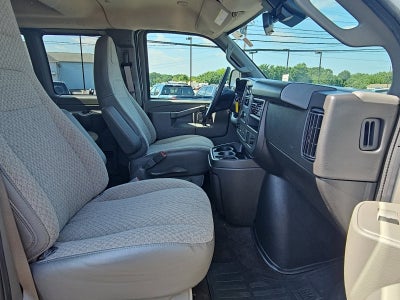 2024 Chevrolet Express Passenger 3500 1LT