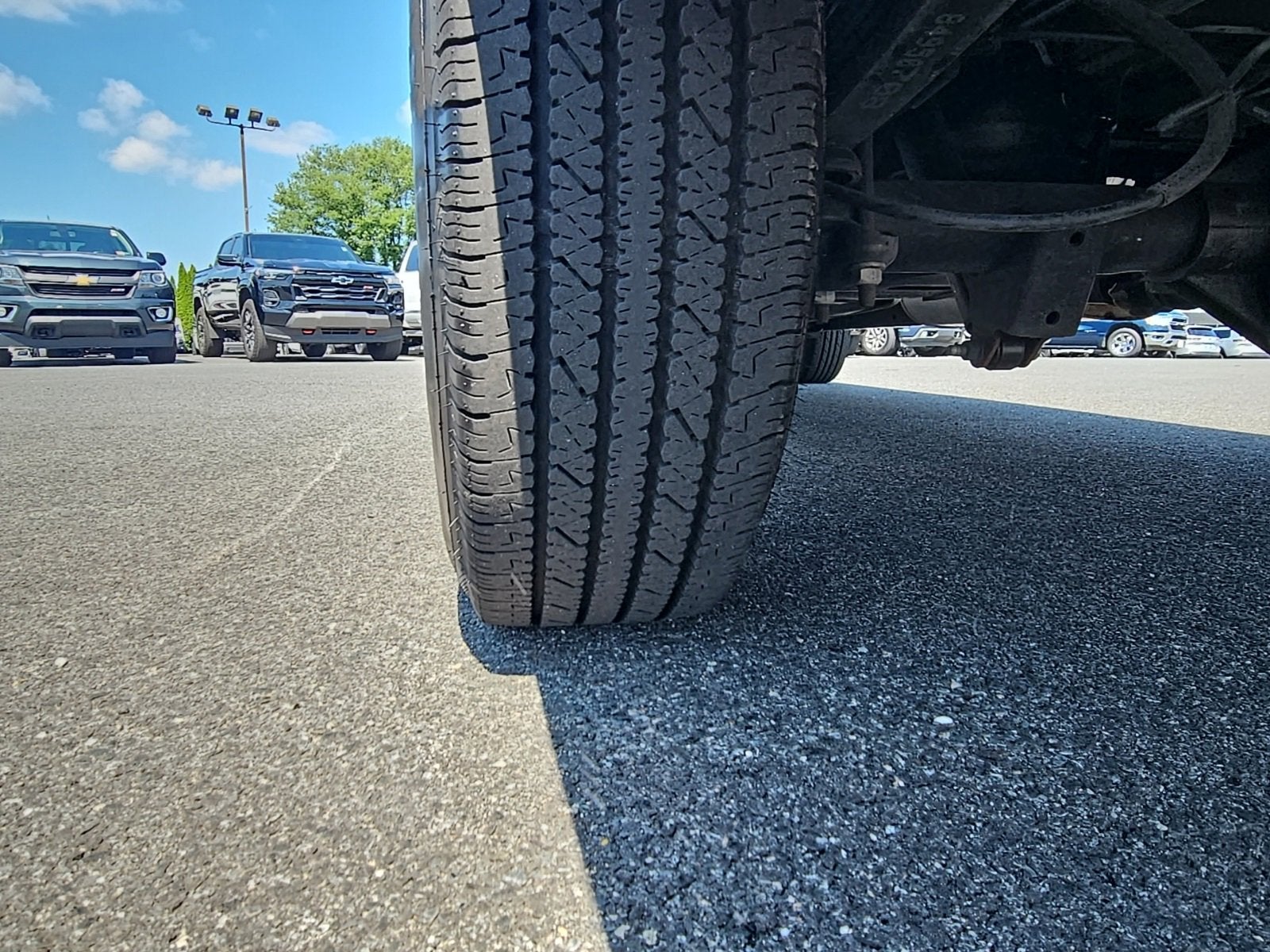 2024 Chevrolet Express Passenger 3500 1LT