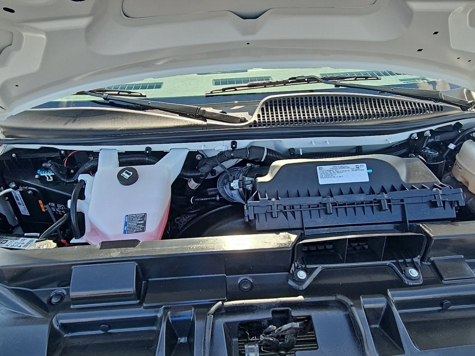 2024 Chevrolet Express Passenger 3500 1LT