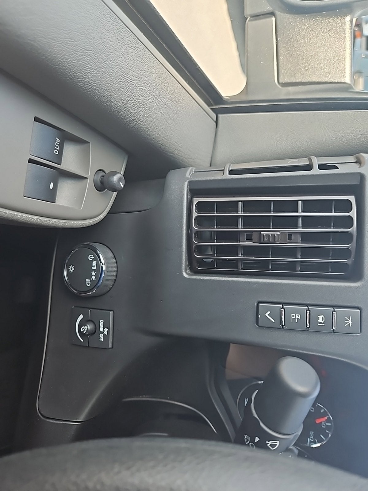 2024 Chevrolet Express Passenger 3500 1LT