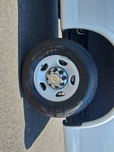 2024 Chevrolet Express Passenger 3500 1LT