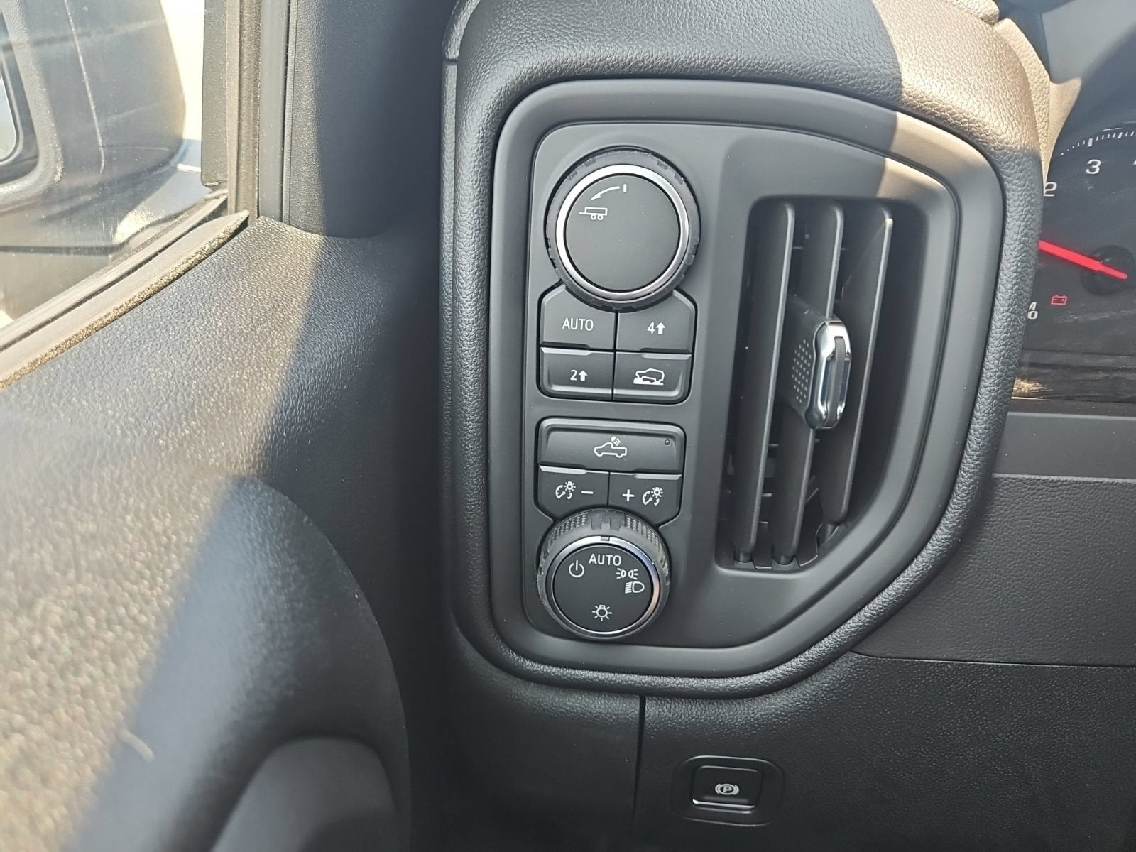 2026 Chevrolet Silverado 1500 Custom - Photo 12
