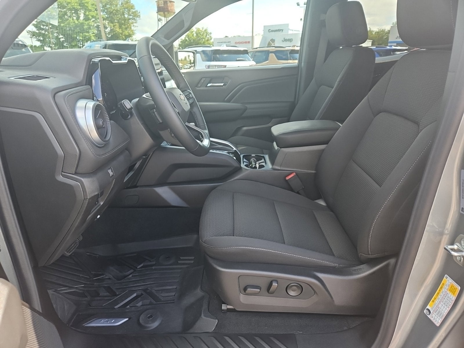 2025 Chevrolet Colorado WT/LT