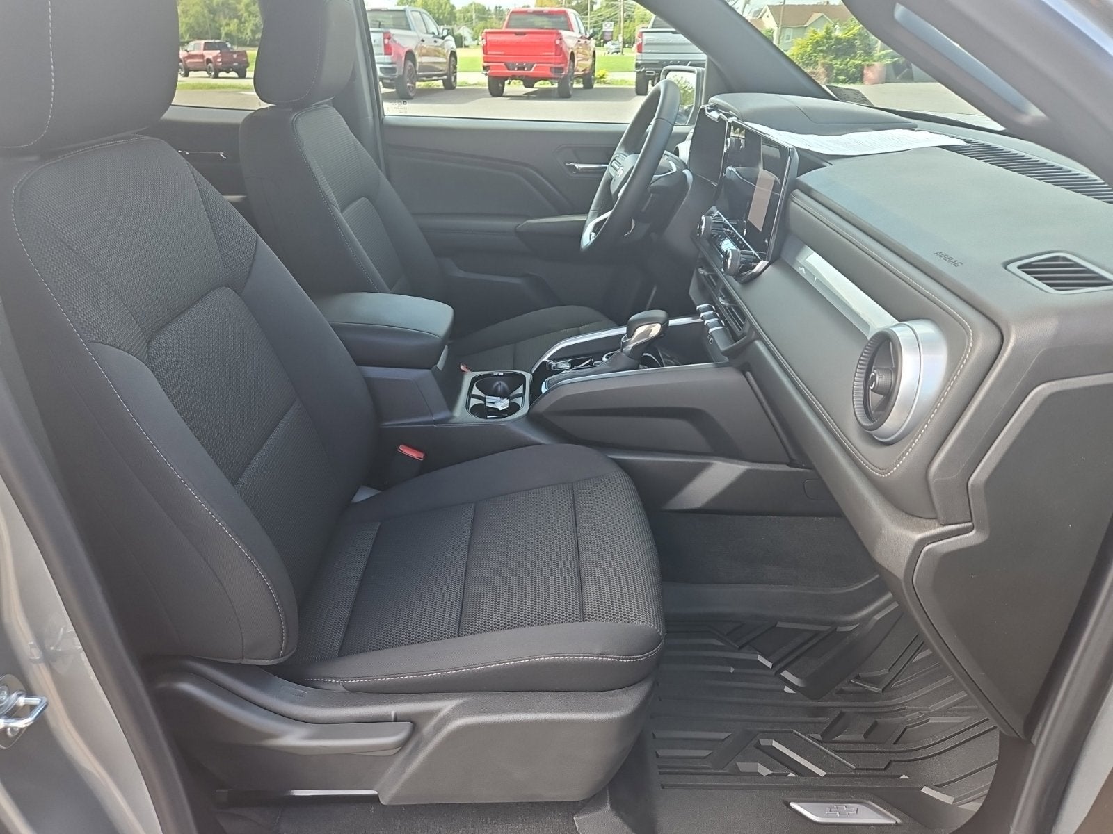 2025 Chevrolet Colorado WT/LT
