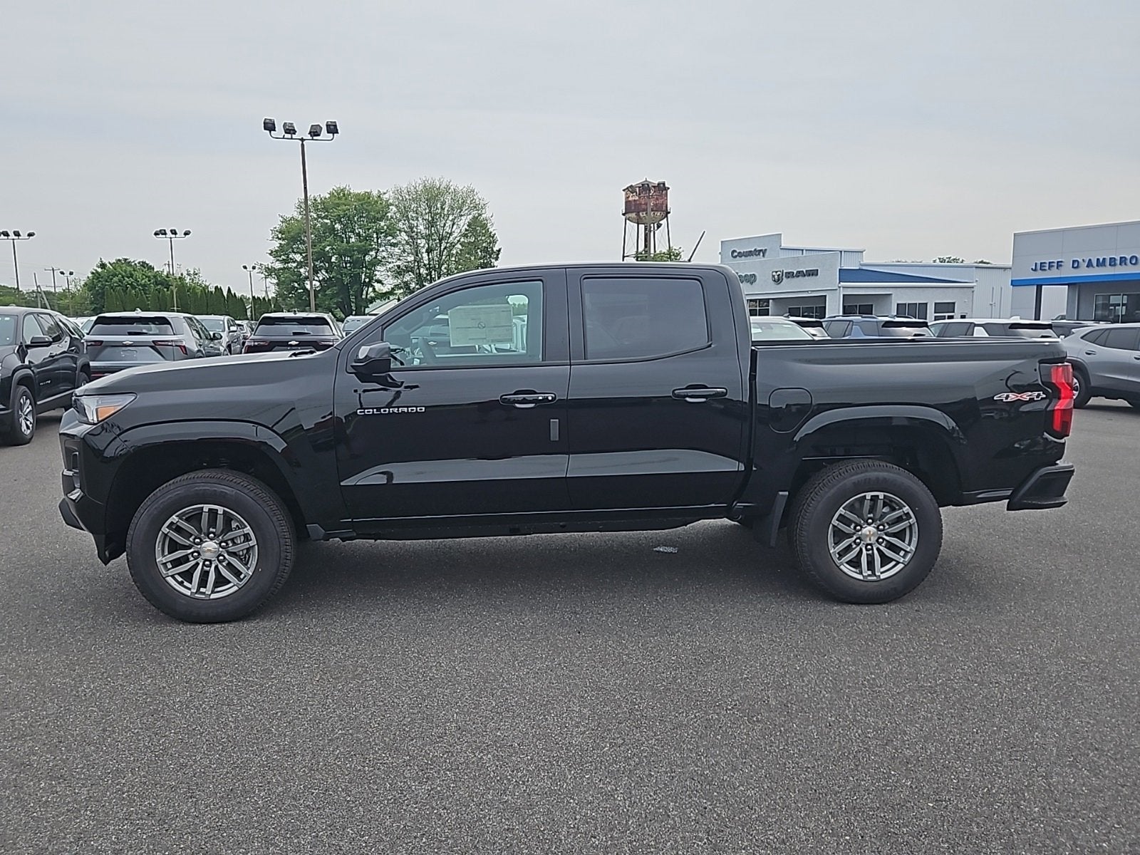 2025 Chevrolet Colorado WT/LT