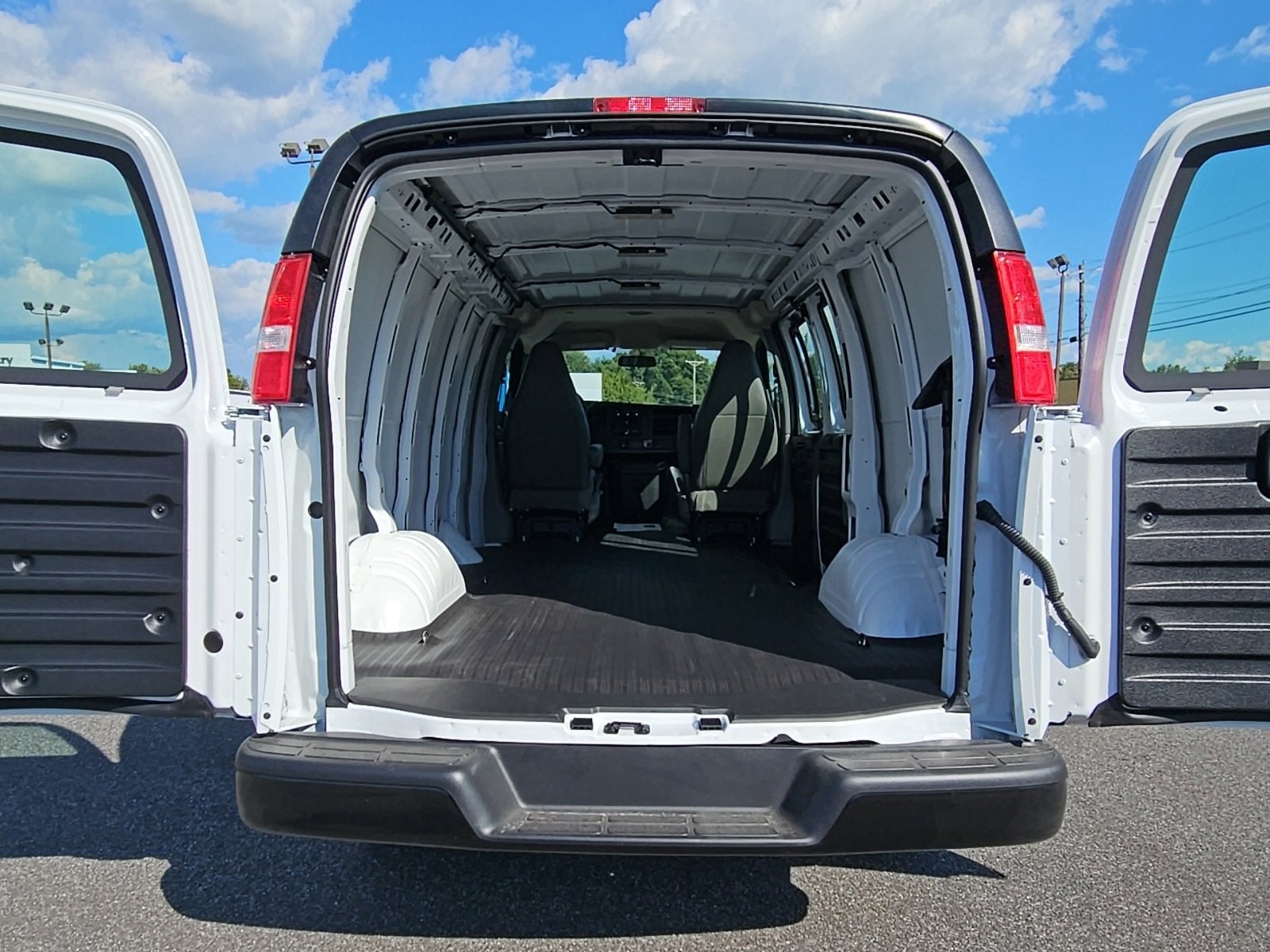 2025 Chevrolet Express Cargo 2500 WT