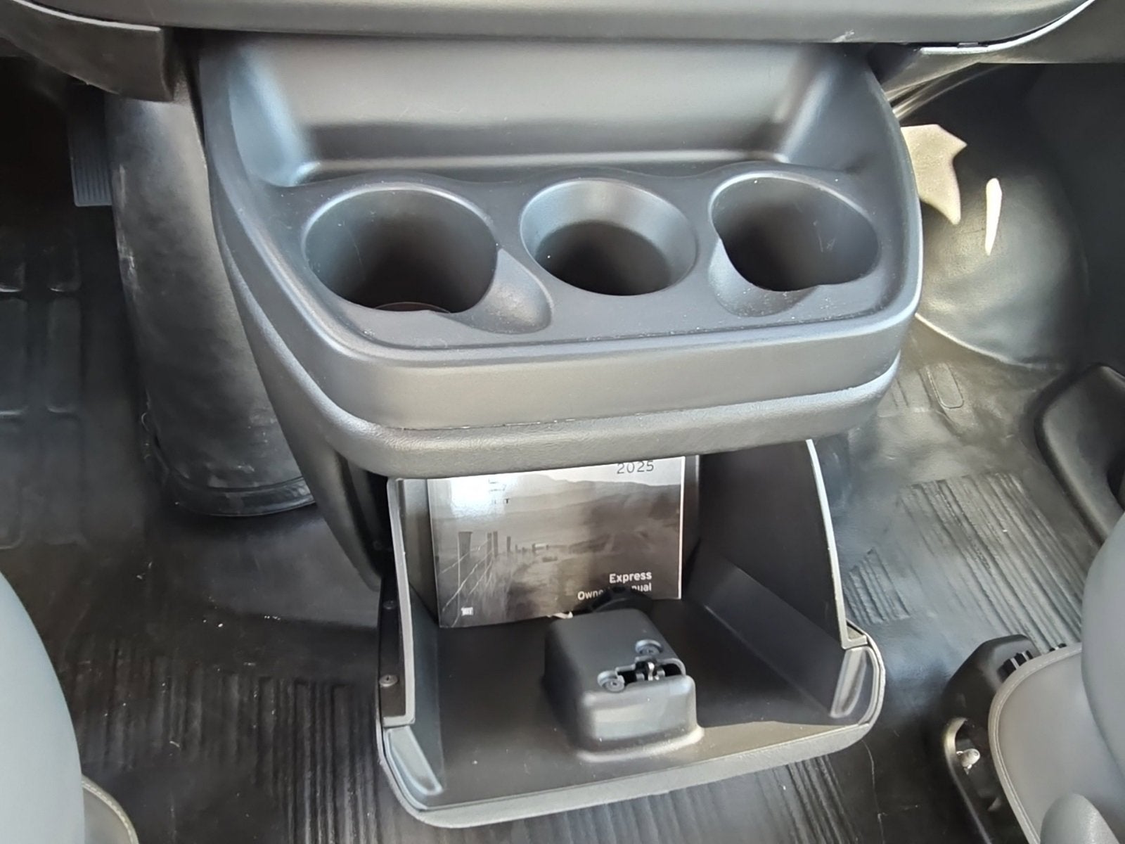 2025 Chevrolet Express Cargo 2500 WT