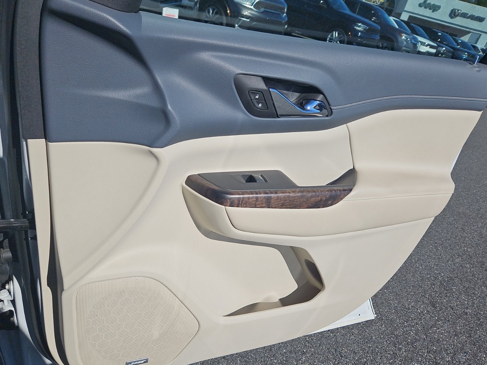 2020 GMC Acadia Denali