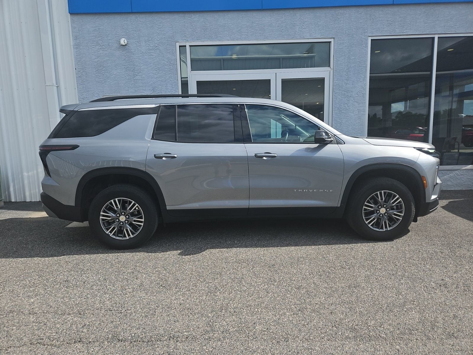 2024 Chevrolet Traverse LT