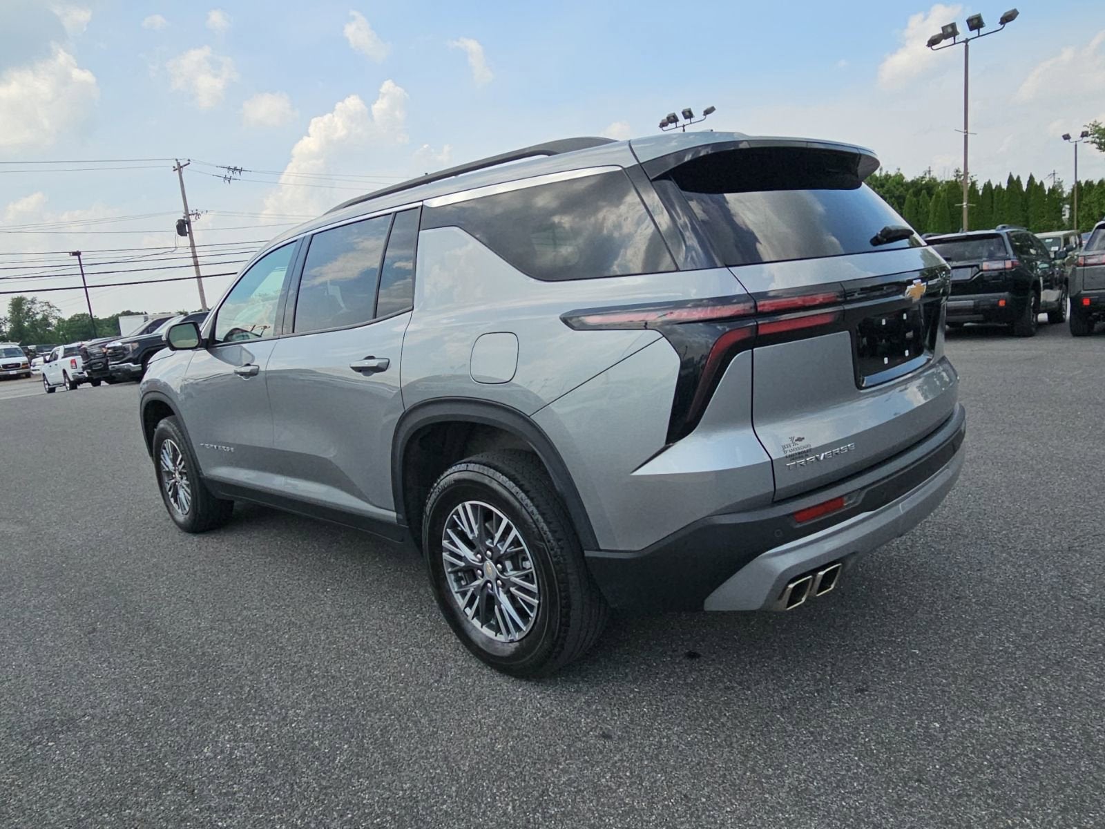 2024 Chevrolet Traverse LT