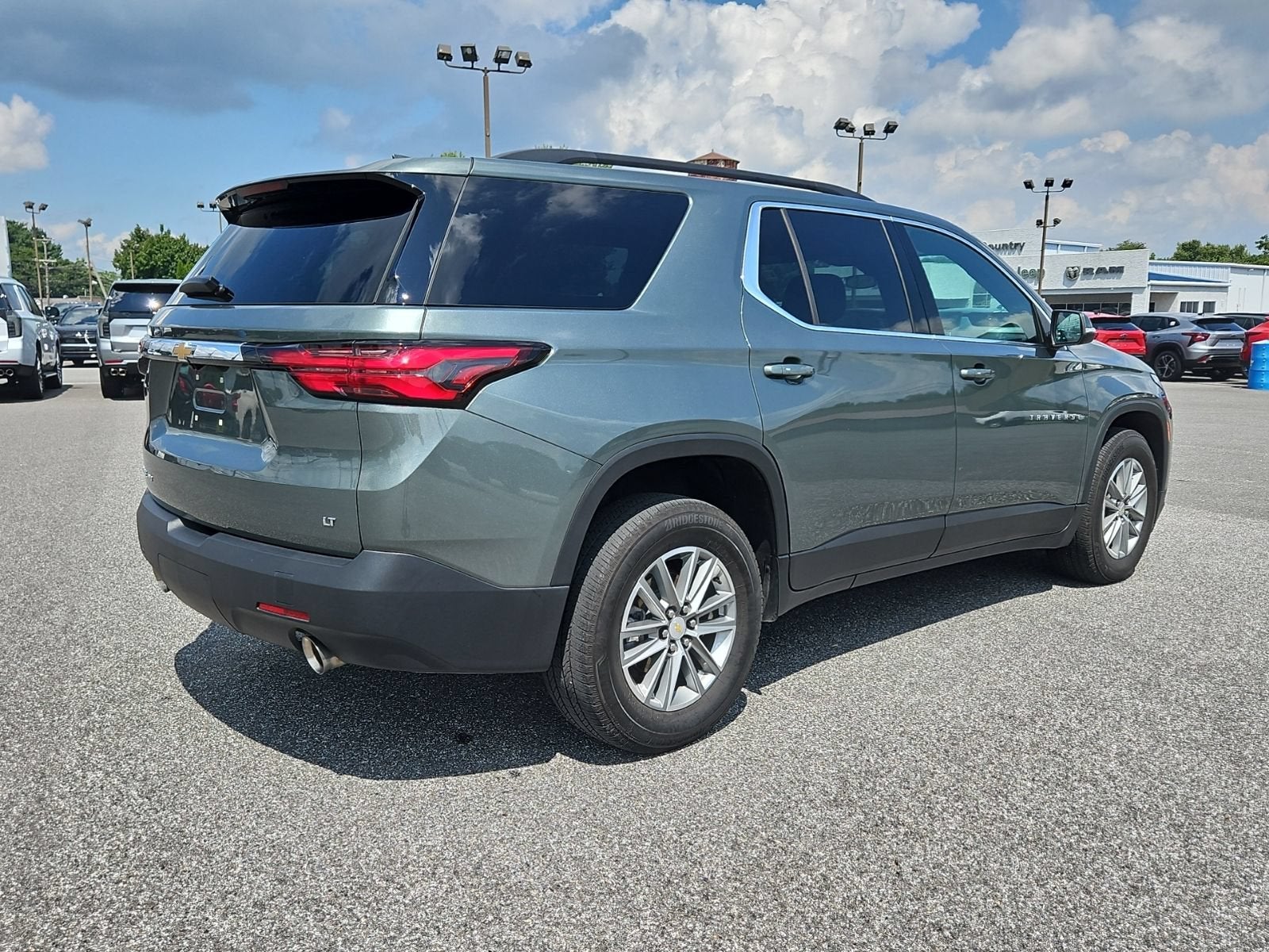 2023 Chevrolet Traverse LT Cloth