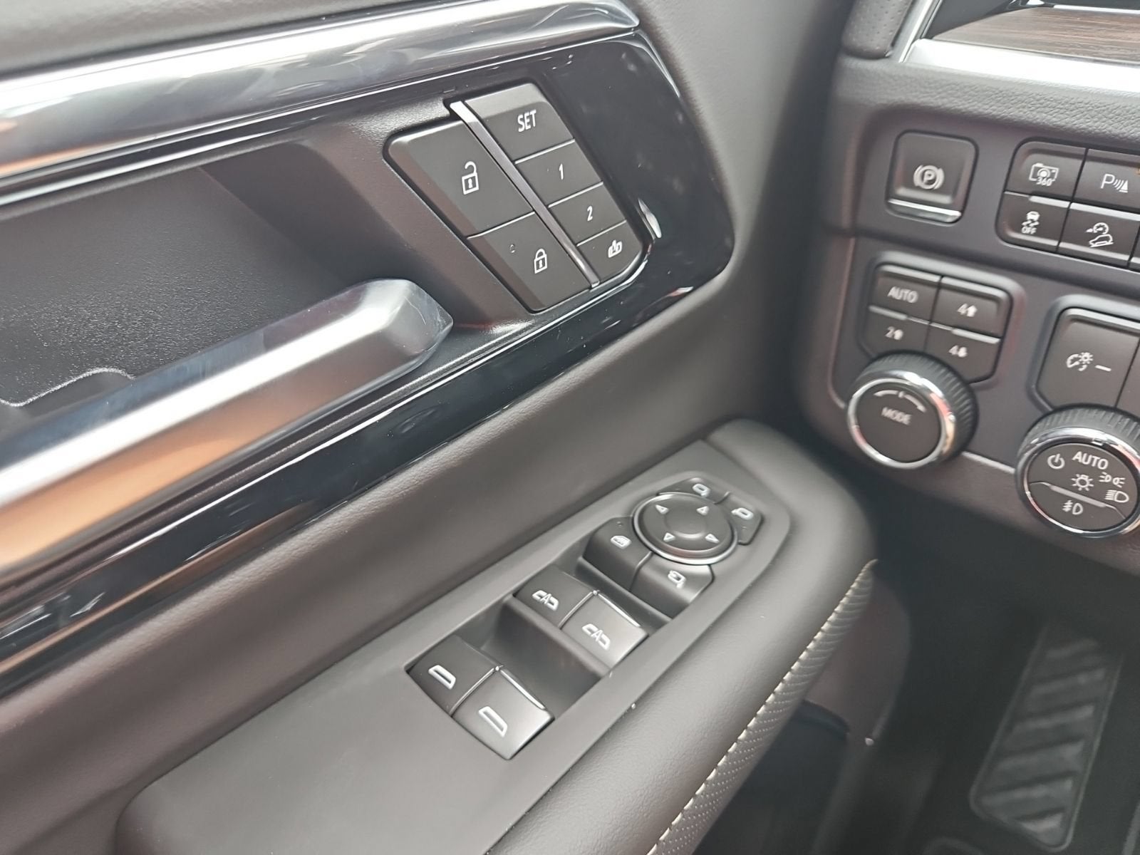 2026 Chevrolet Tahoe Premier - Photo 11