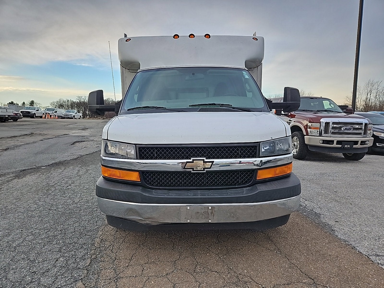 2017 Chevrolet Express Cutaway 3500 GAS