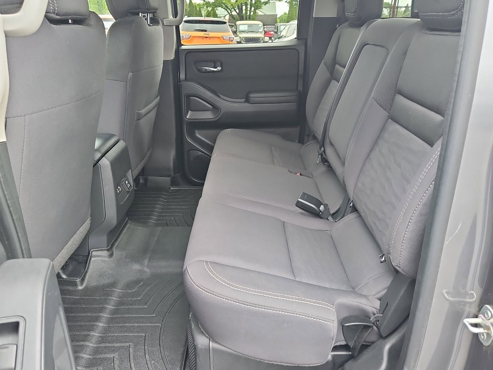 2024 Nissan Frontier SV
