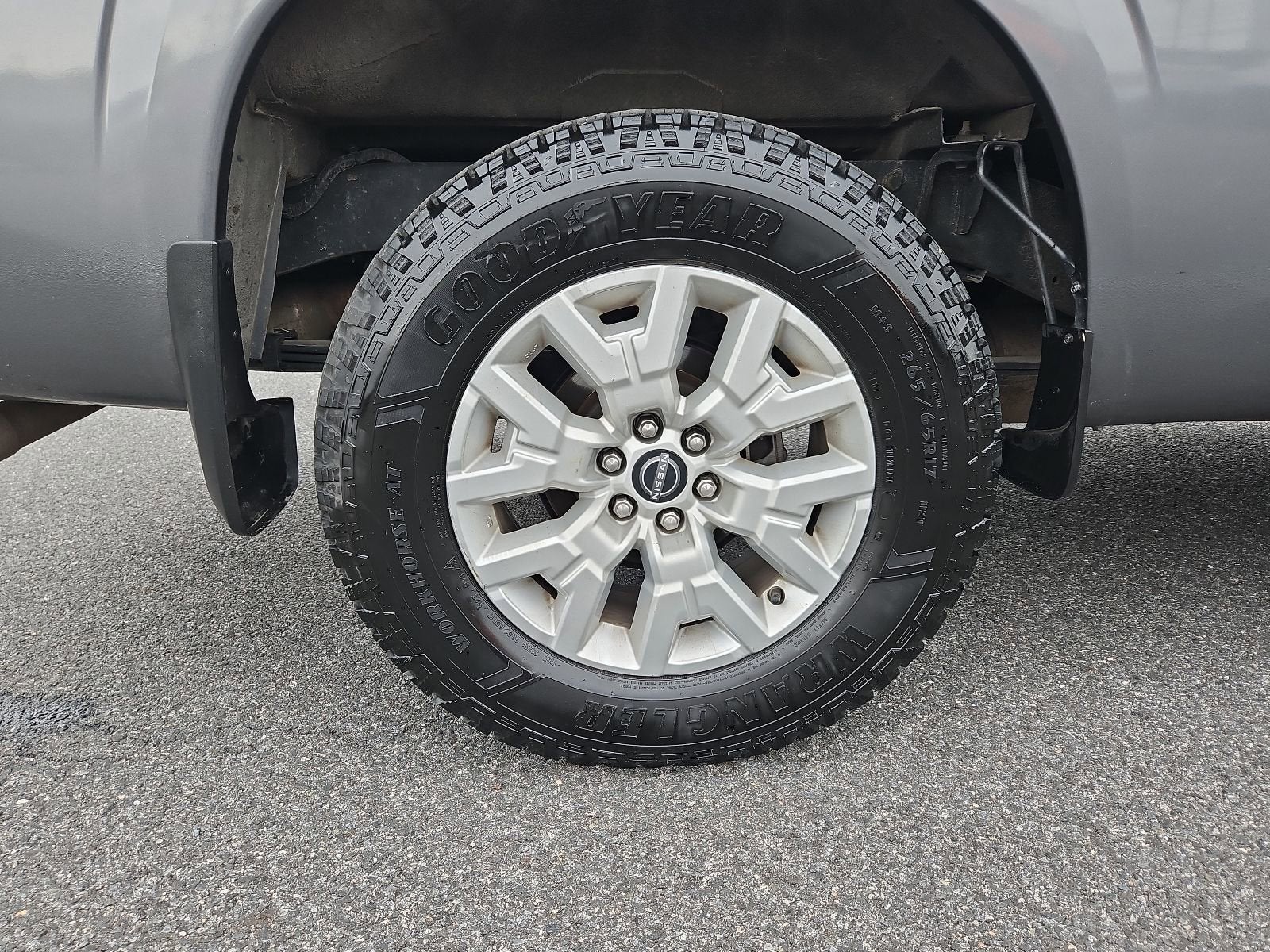 2024 Nissan Frontier SV