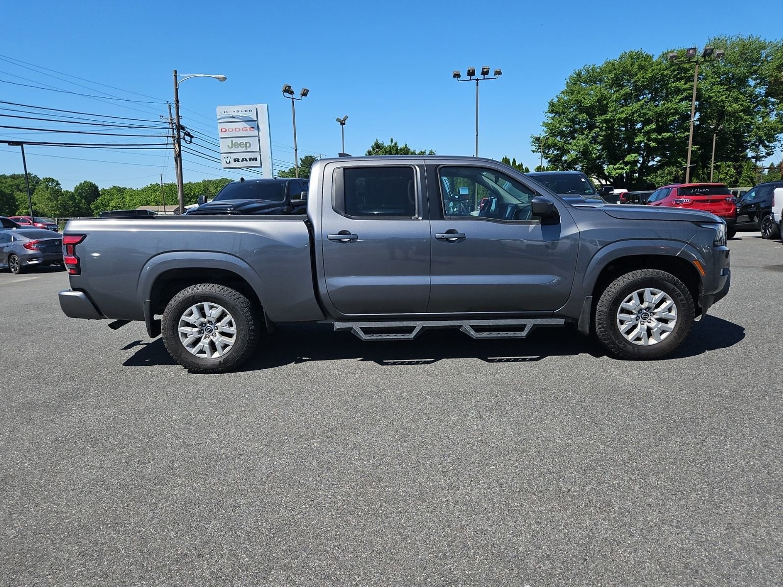 2024 Nissan Frontier SV