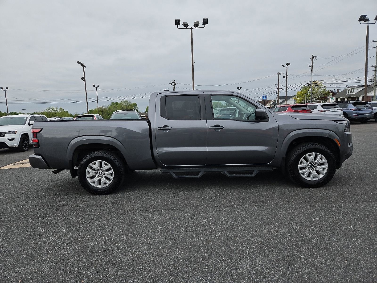 2024 Nissan Frontier SV