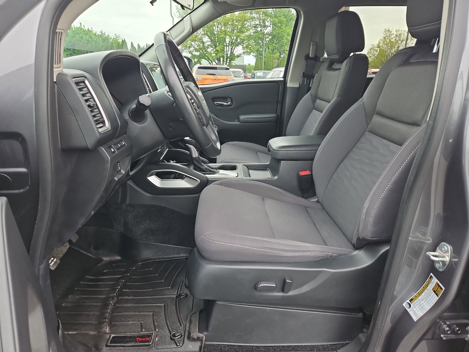 2024 Nissan Frontier SV