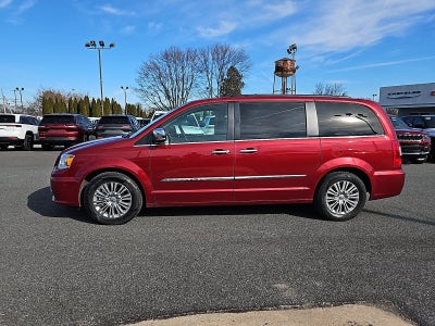 2016 Chrysler Town & Country Touring-L Anniversary Edition