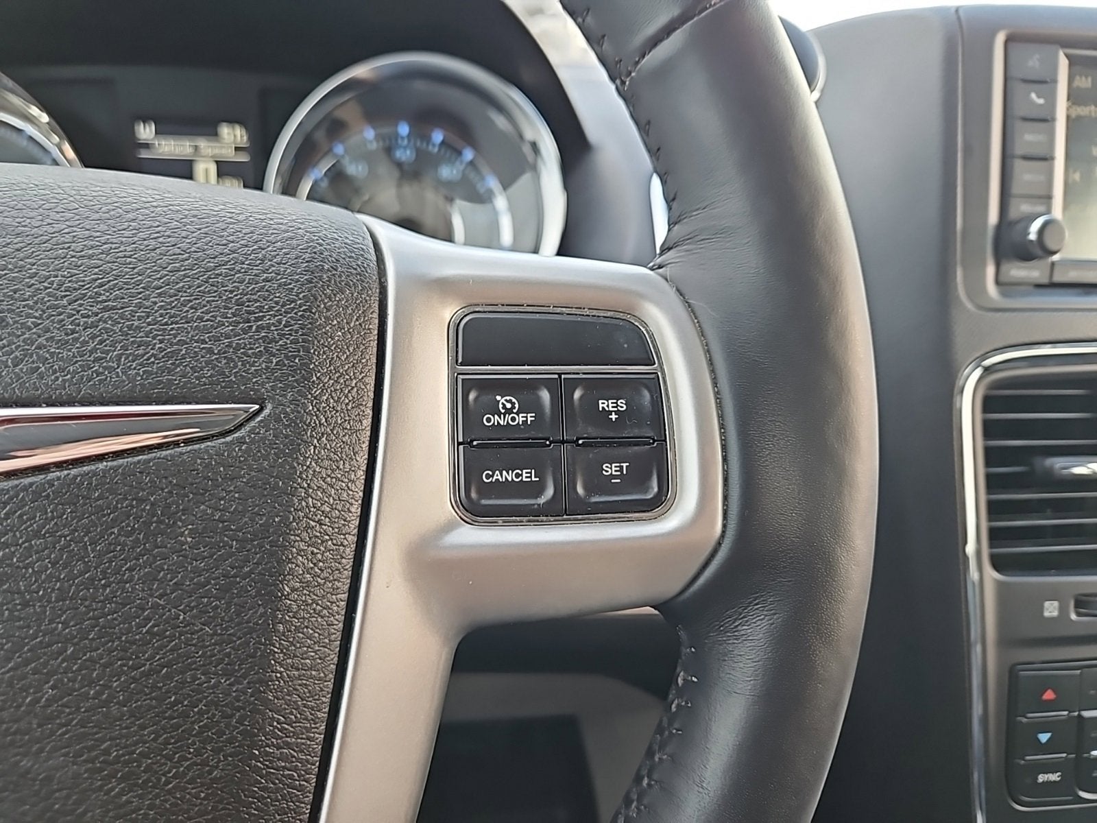 2016 Chrysler Town & Country Touring-L Anniversary Edition