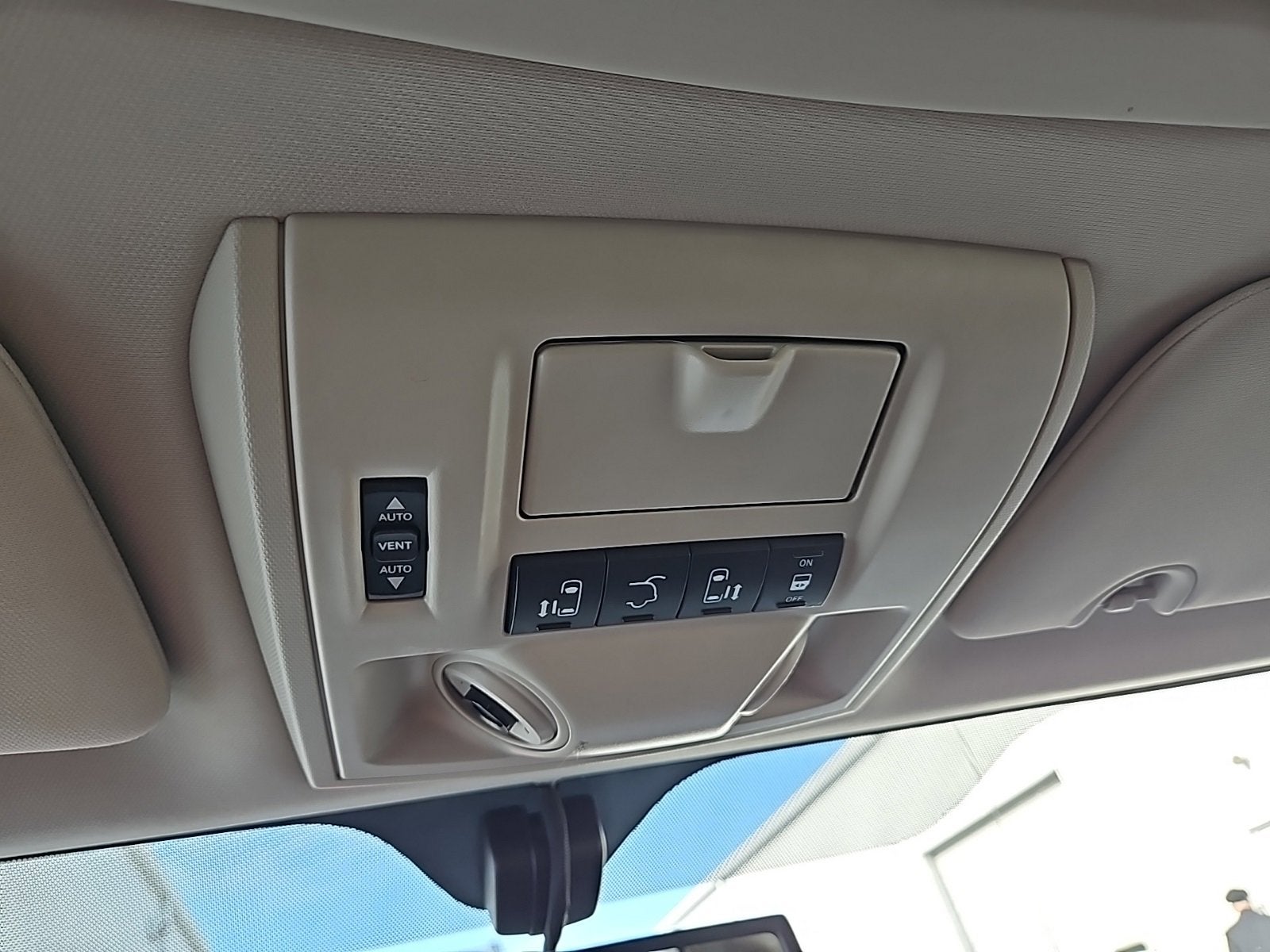 2016 Chrysler Town & Country Touring-L Anniversary Edition