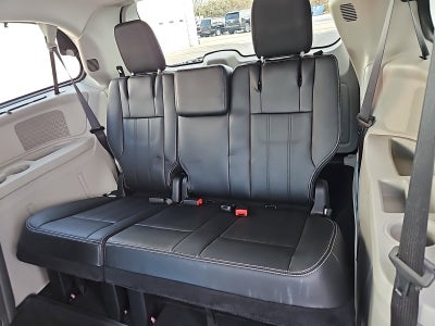 2016 Chrysler Town & Country Touring-L Anniversary Edition