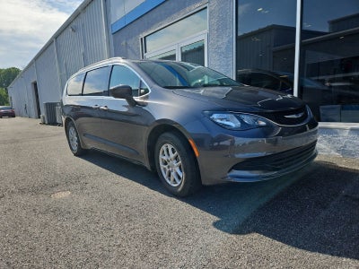 2020 Chrysler Voyager LX
