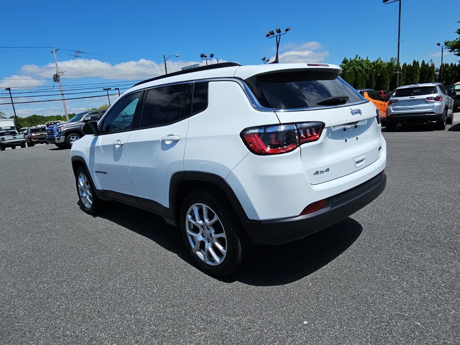 2023 Jeep Compass Latitude Lux