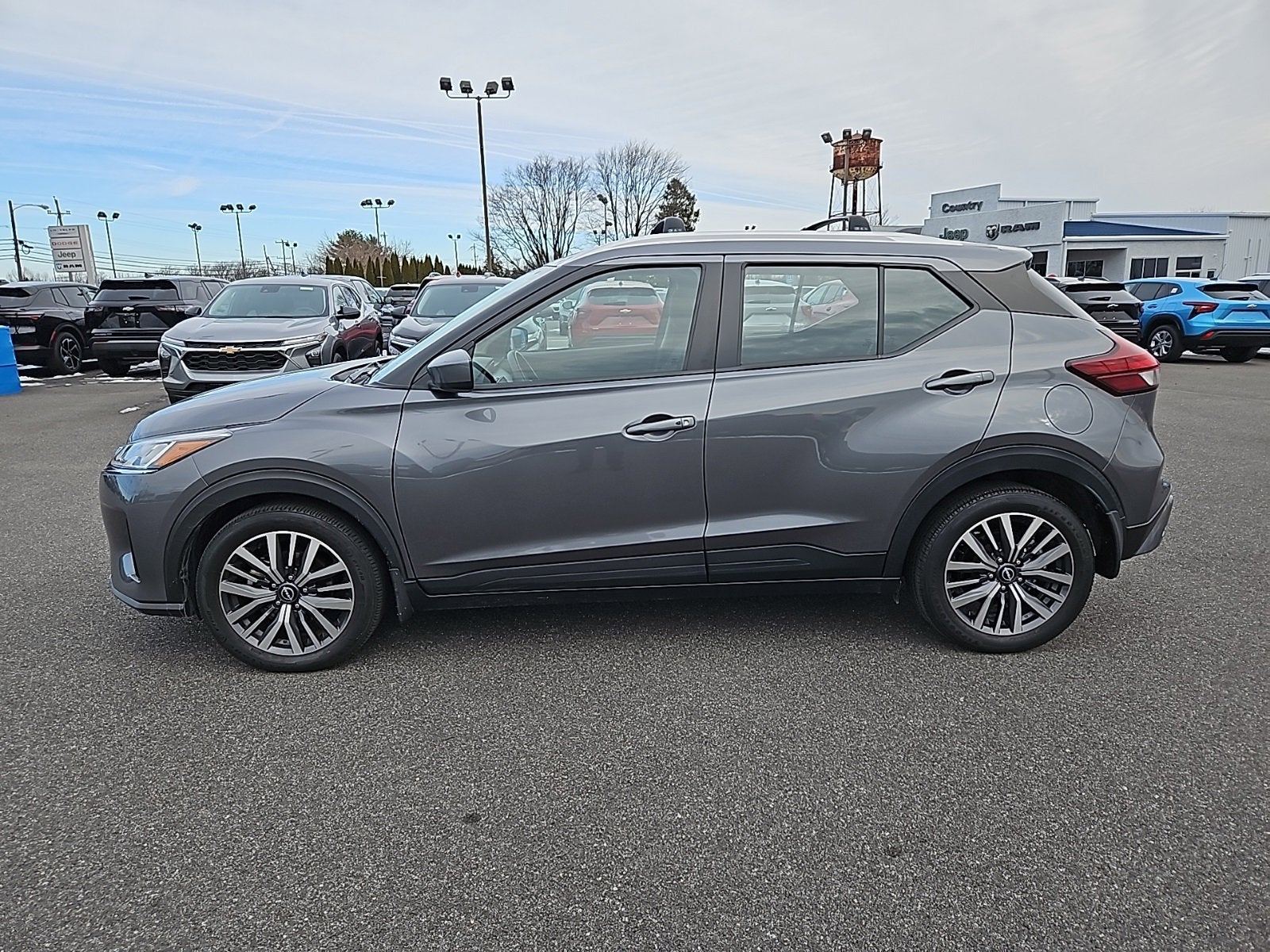 2023 Nissan Kicks SV