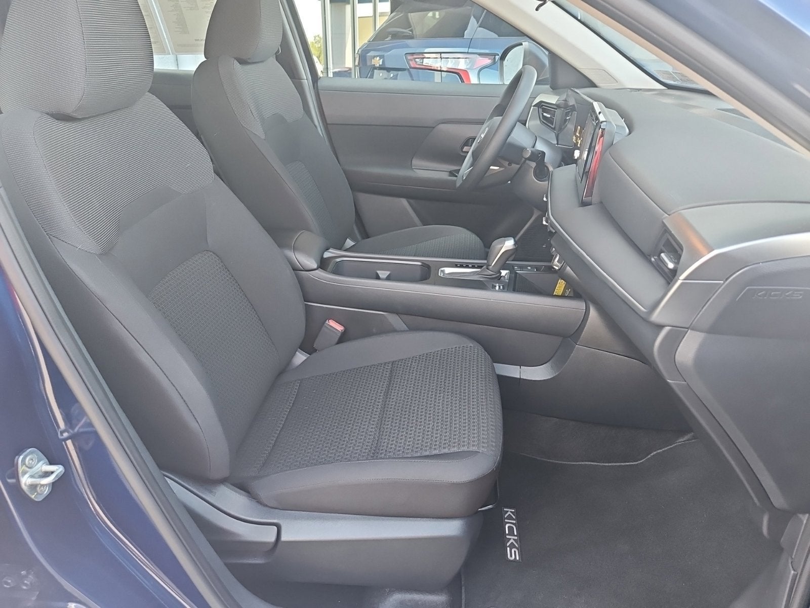 2025 Nissan Kicks S