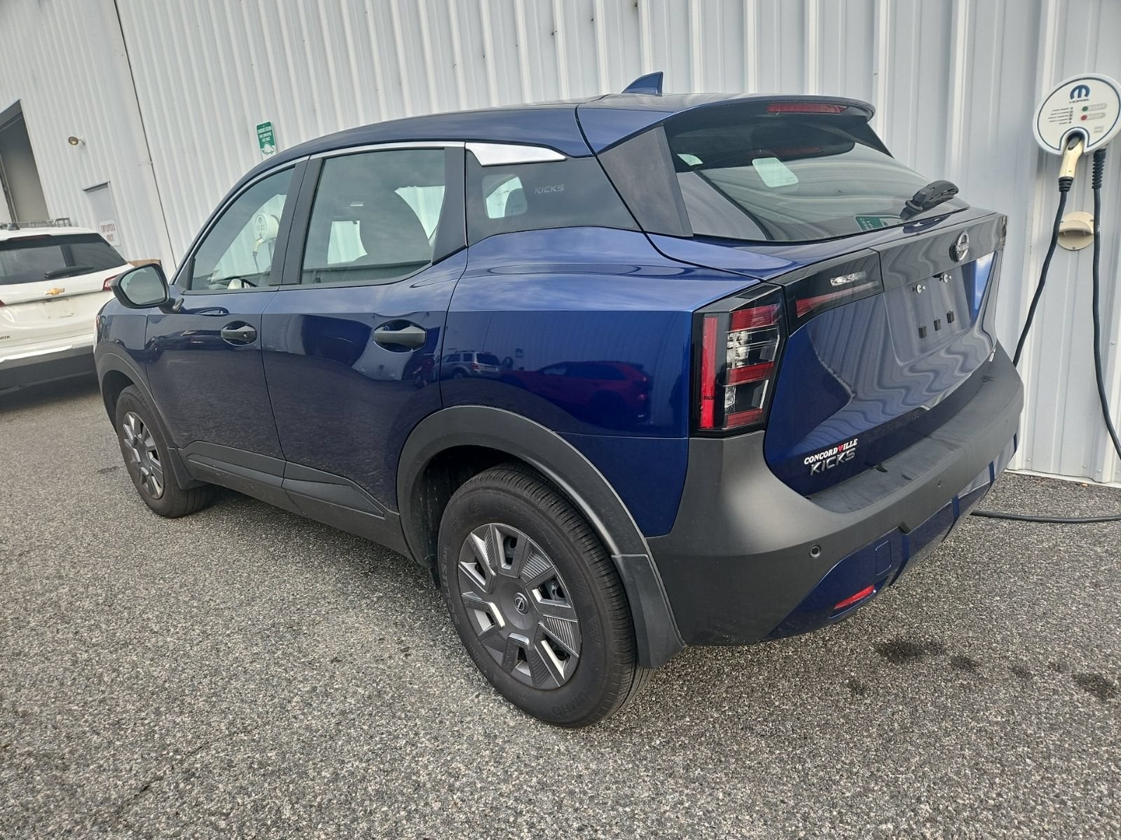 2025 Nissan Kicks S
