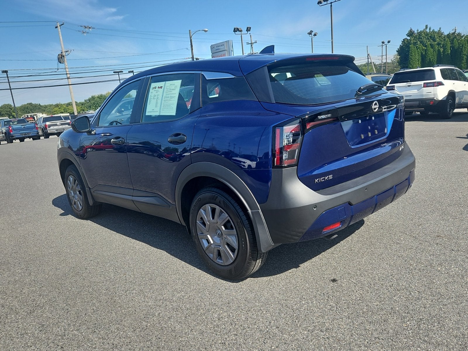 2025 Nissan Kicks S