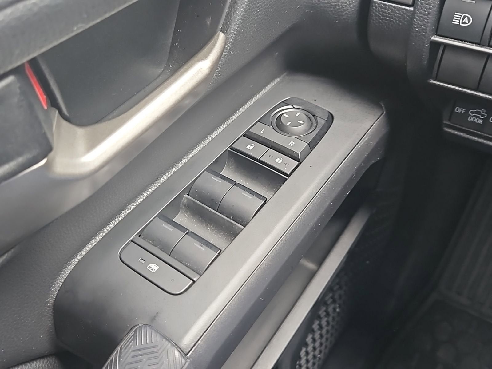 2025 Toyota Tacoma 4WD SR