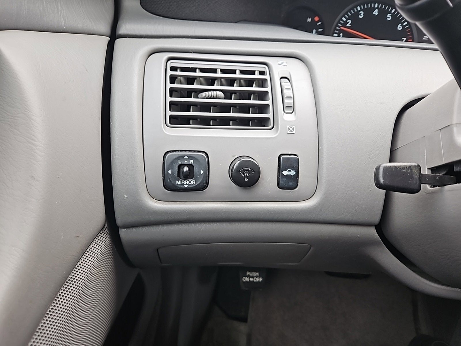 2003 Toyota Avalon XL