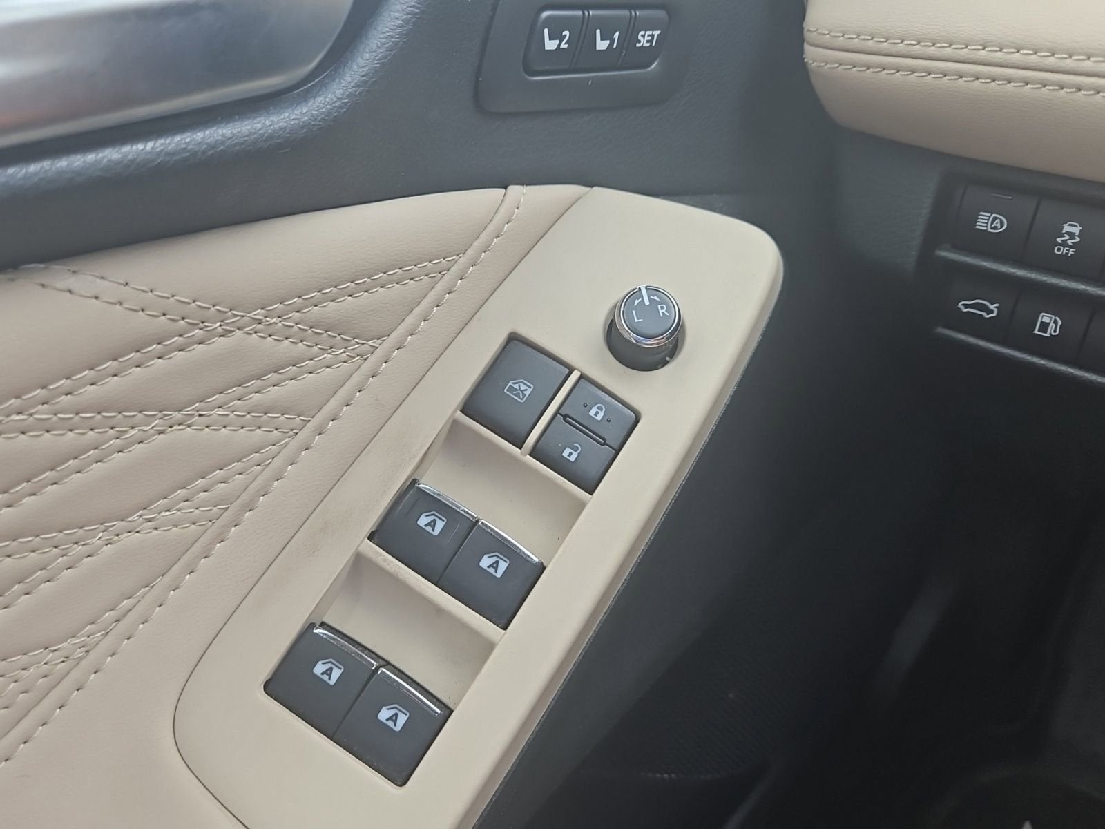 2019 Toyota Avalon XLE