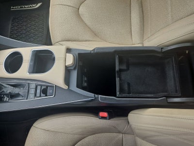 2019 Toyota Avalon XLE