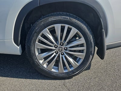 2022 Toyota Highlander Platinum