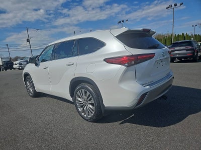2022 Toyota Highlander Platinum