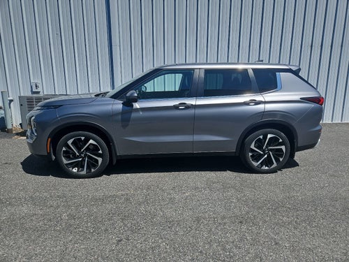 2023 Mitsubishi Outlander SE