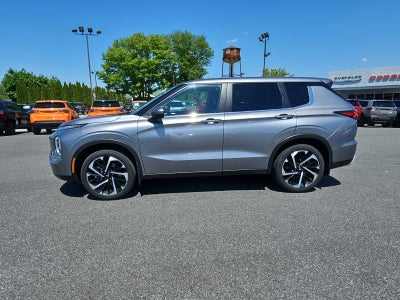 2023 Mitsubishi Outlander SE