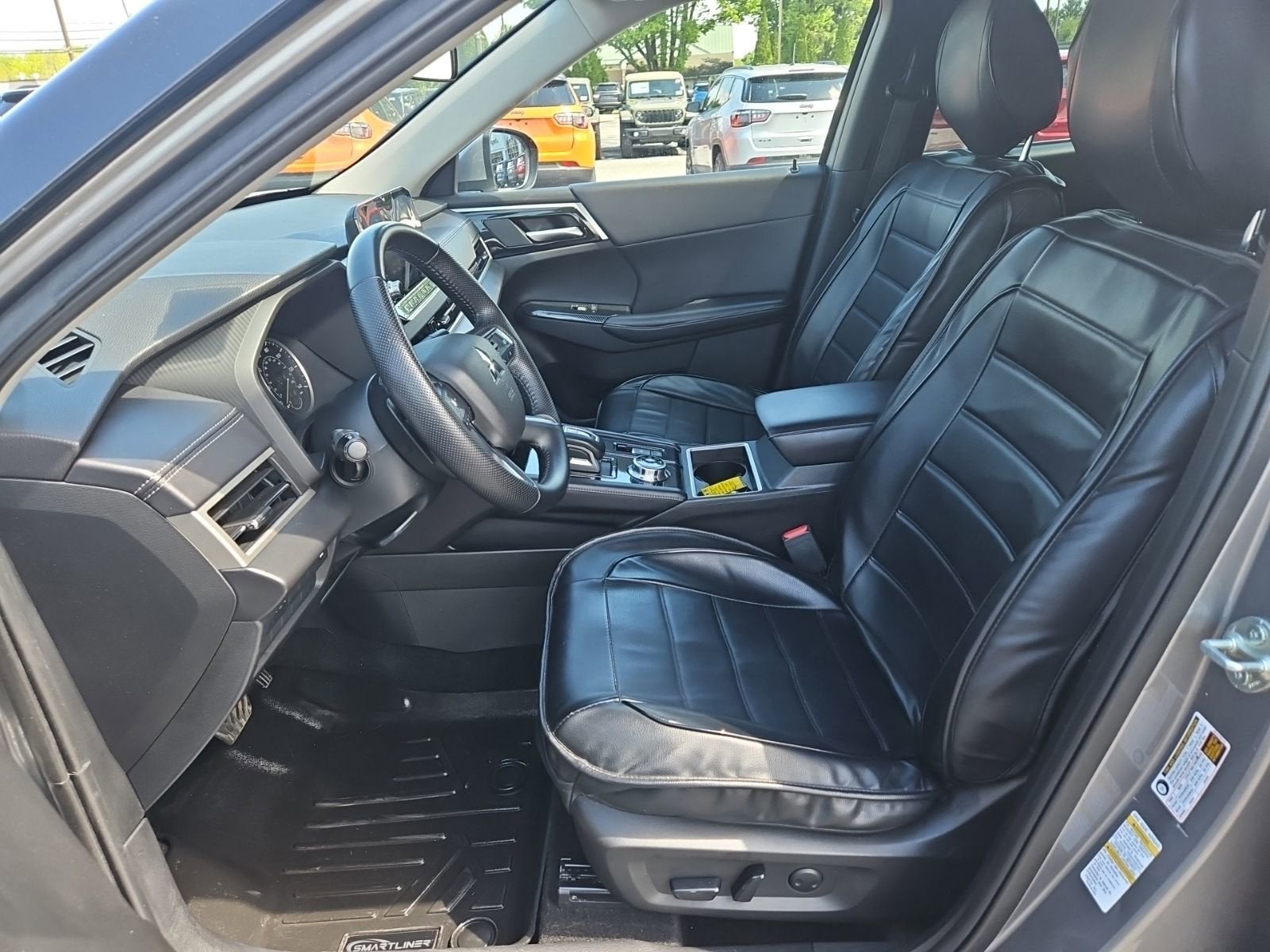 2023 Mitsubishi Outlander SE